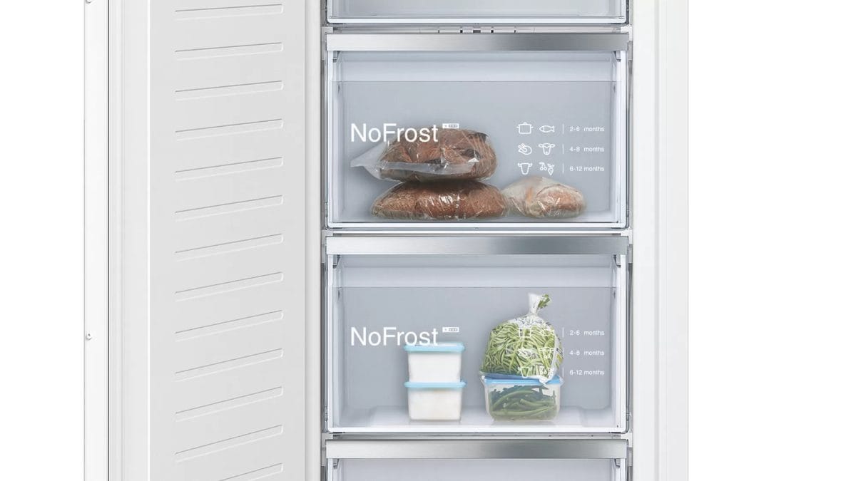 Siemens 235L Built-in Upright Freezer, Flat Hinge - Image 4